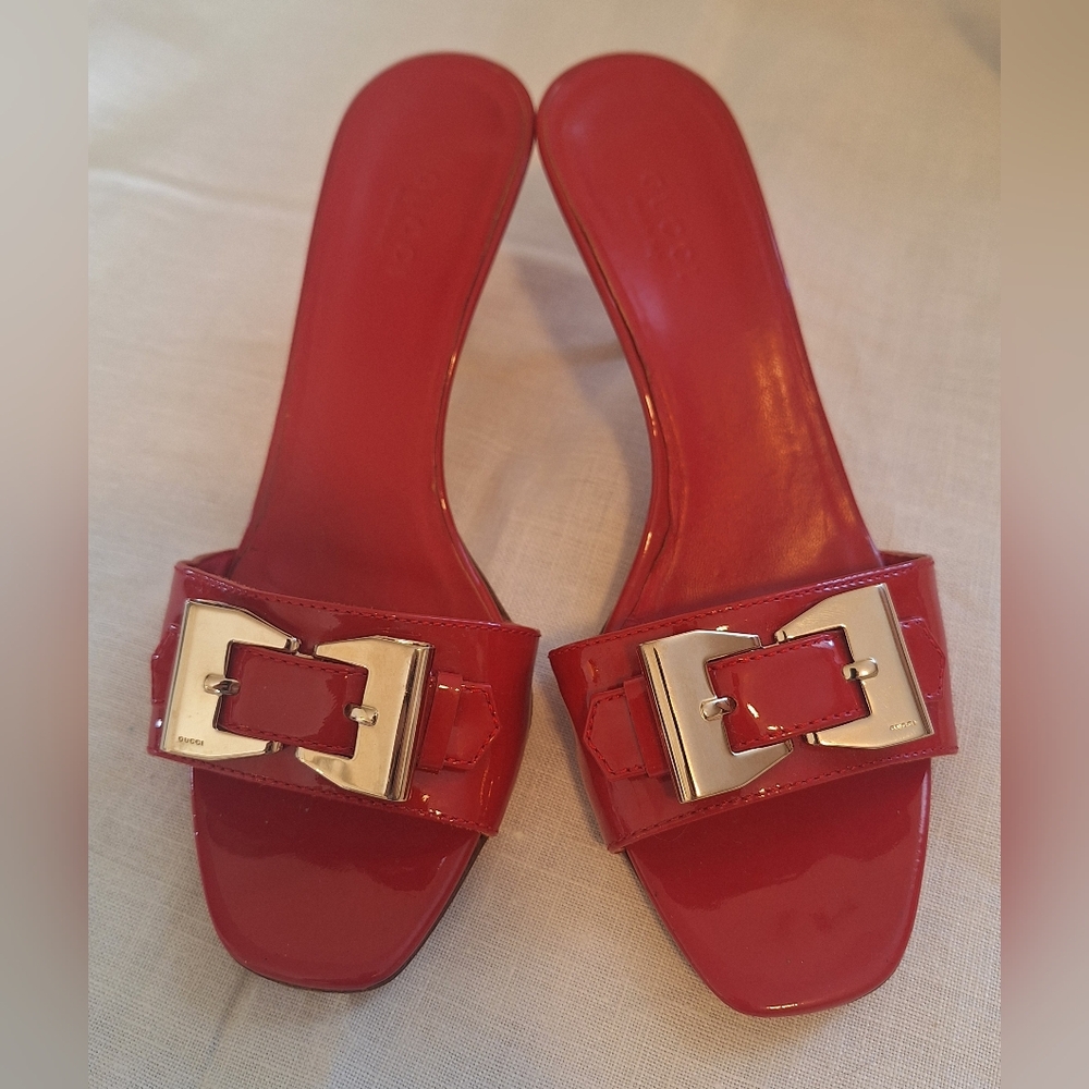 Gucci Red Patent Leather Buckle Sandles ❤️❤️